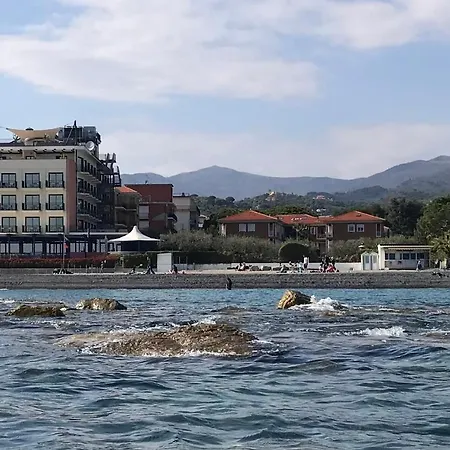 Appartamento Spazioso A Diano Marina